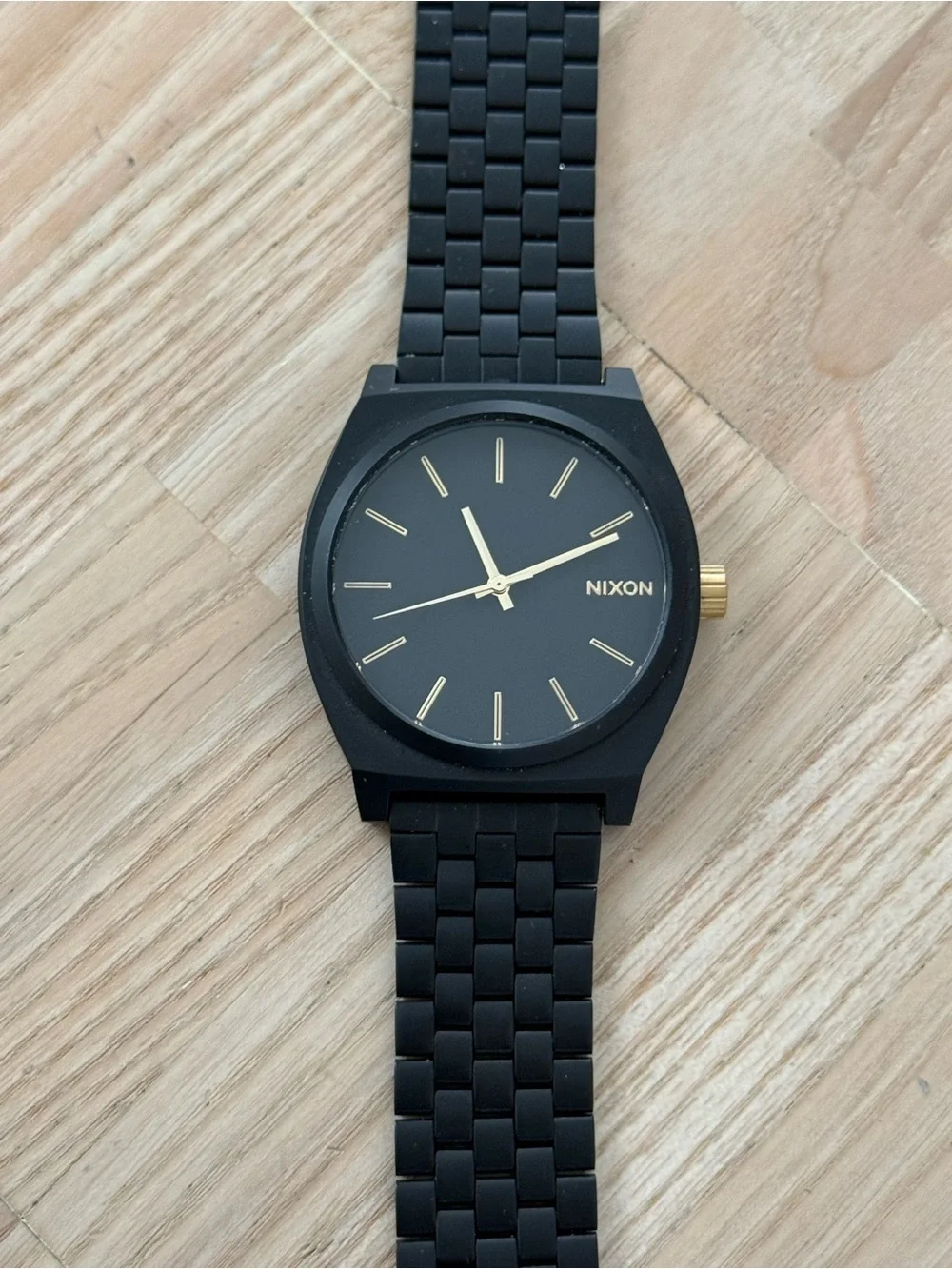 Nixon Minimal The Time Traveler Black Stainless Case Bracelet Gold Hands Markers